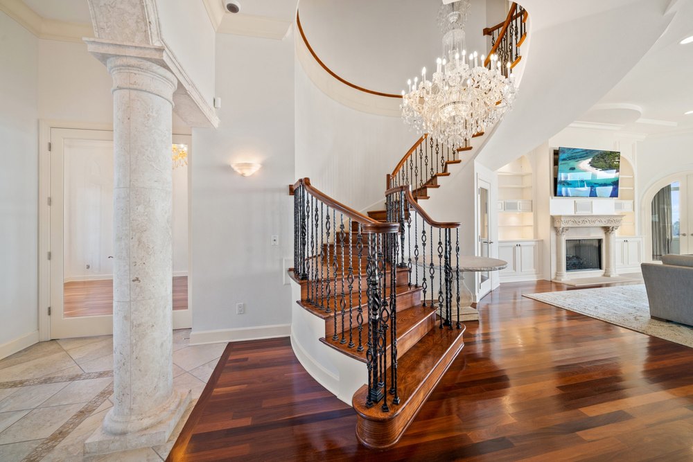 Chandelier in Hulk Hogan's home in Florida