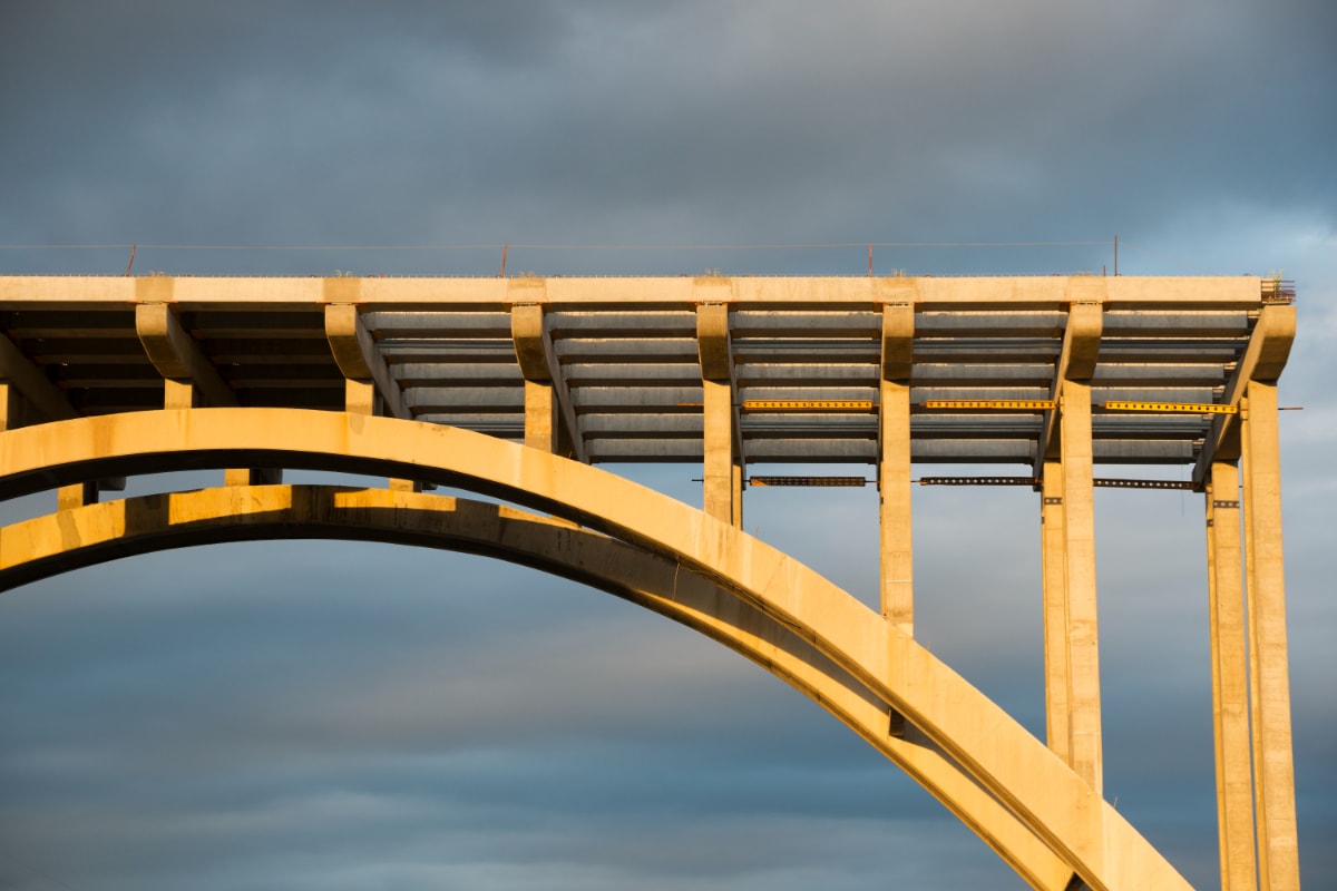 portion of henley bridge knoxville