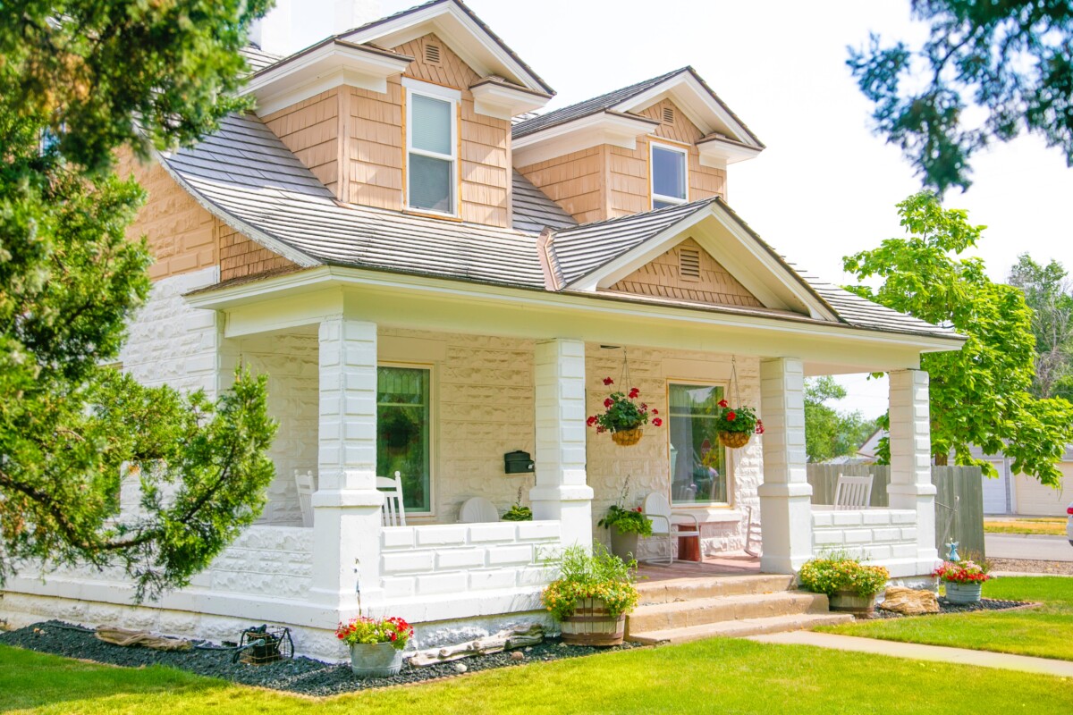 charming white  craftsman home