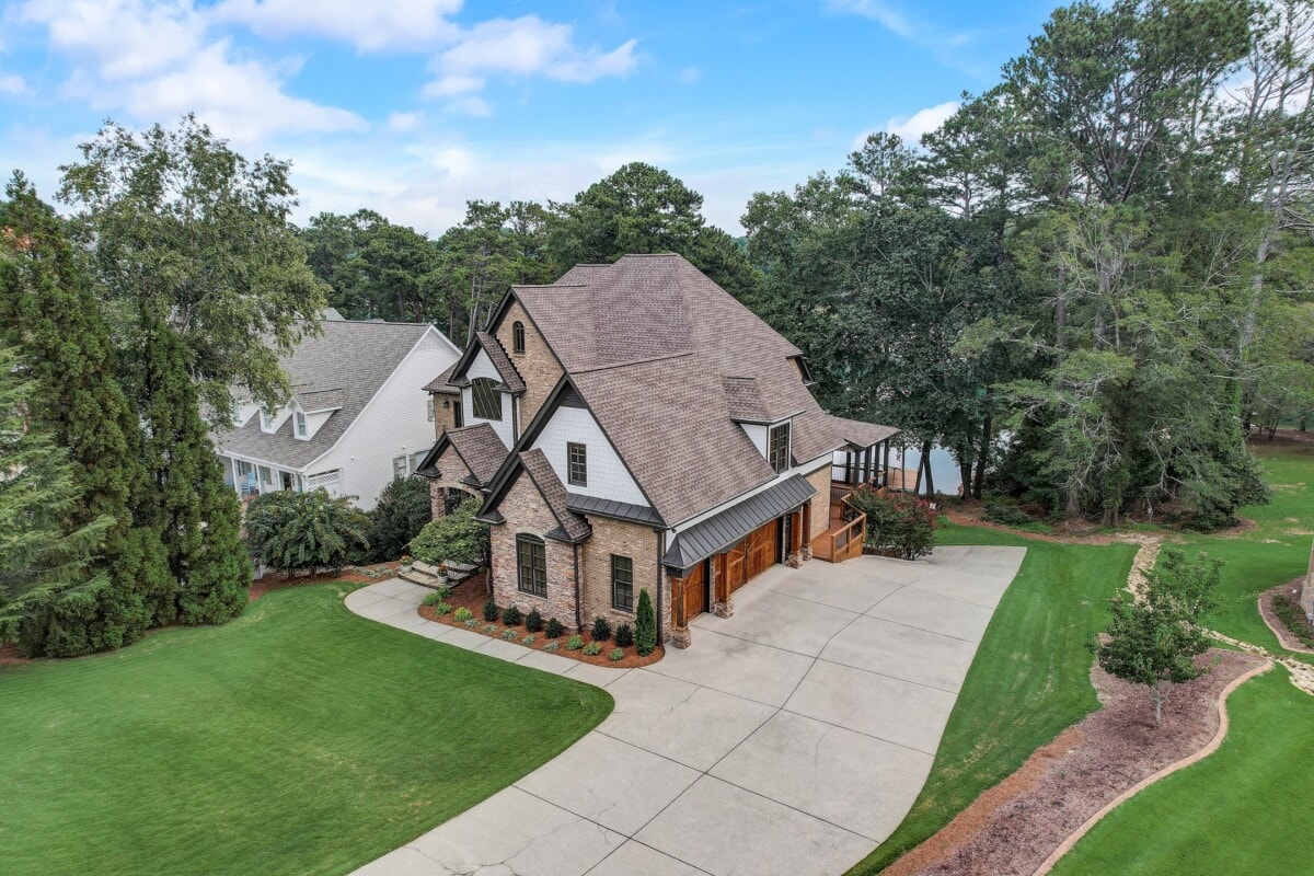 6219 Woodlake Dr,
Buford, GA redfin listing