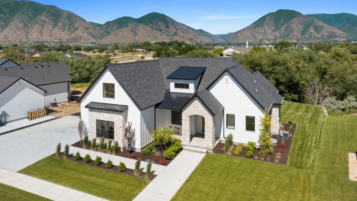 luxury redfin listing 306 N Santa Fe Dr,
Mapleton, UT
