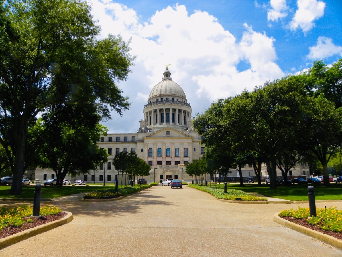 jackson mississippi state capitol building