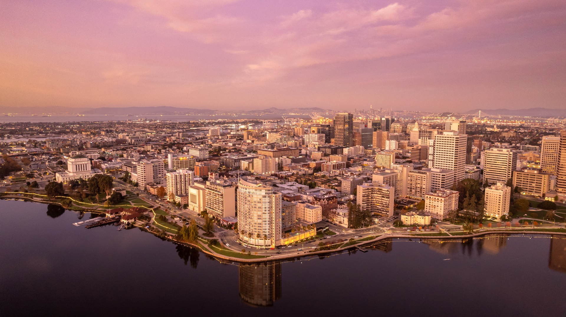 sunset in oakland skyline_Getty