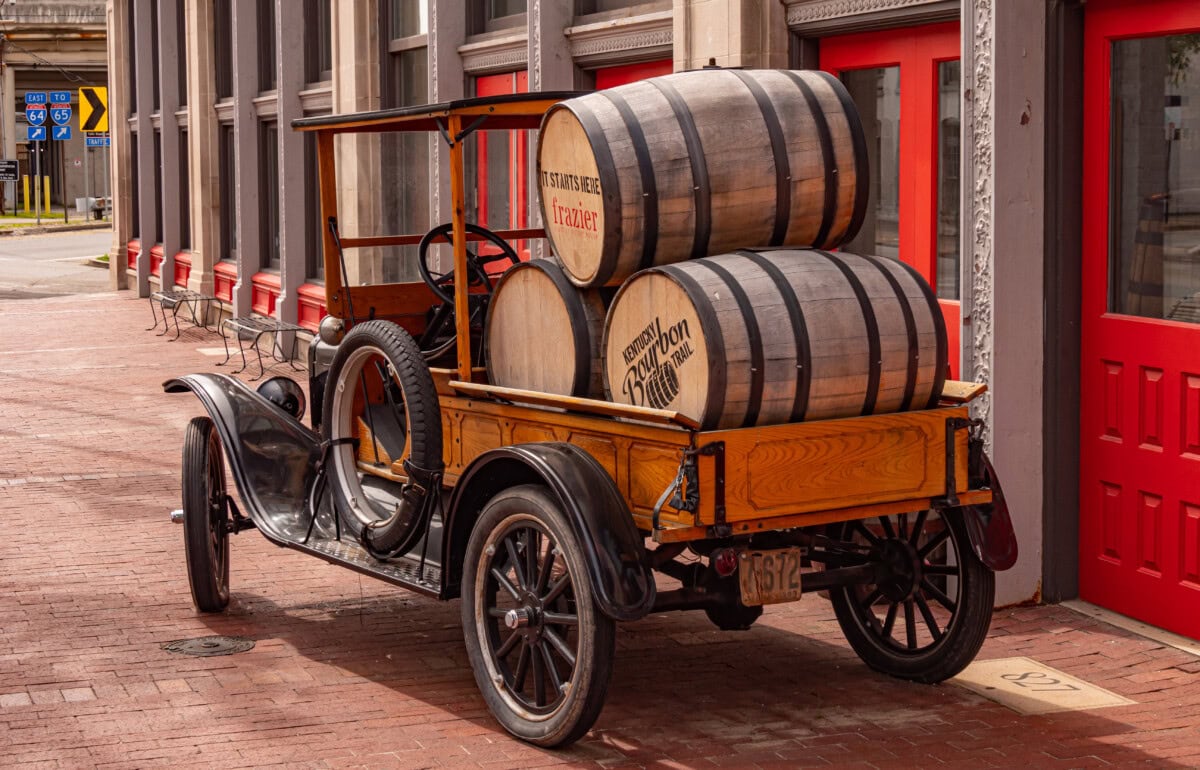 bourbon in louisville ky landmarks and things to do tours