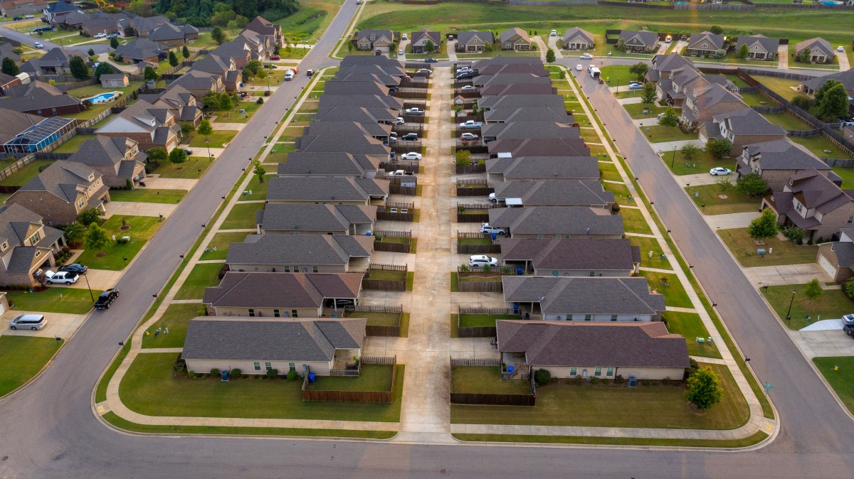 Alabama HOA Neighborhood during sunset