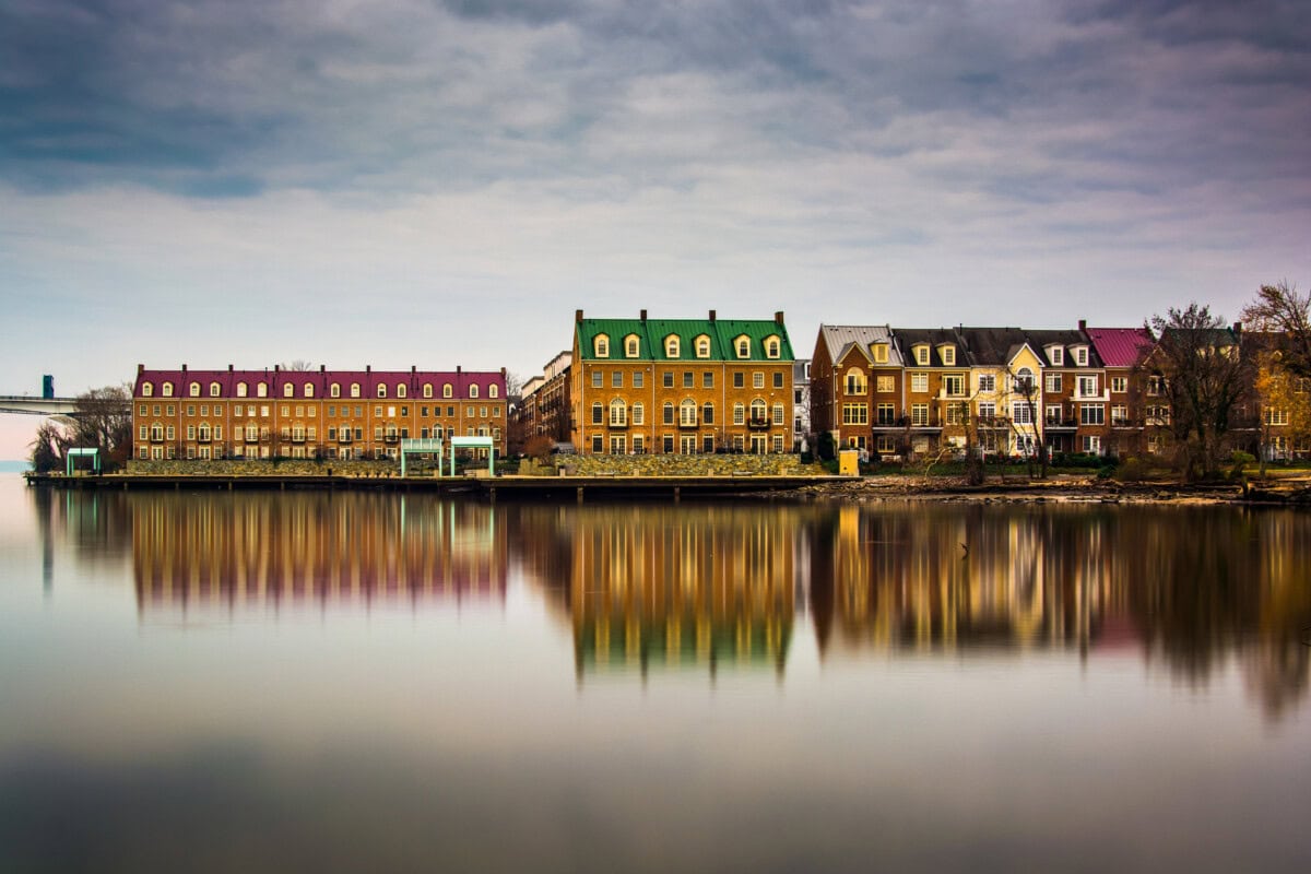 houses and apartments on the river in alexandria