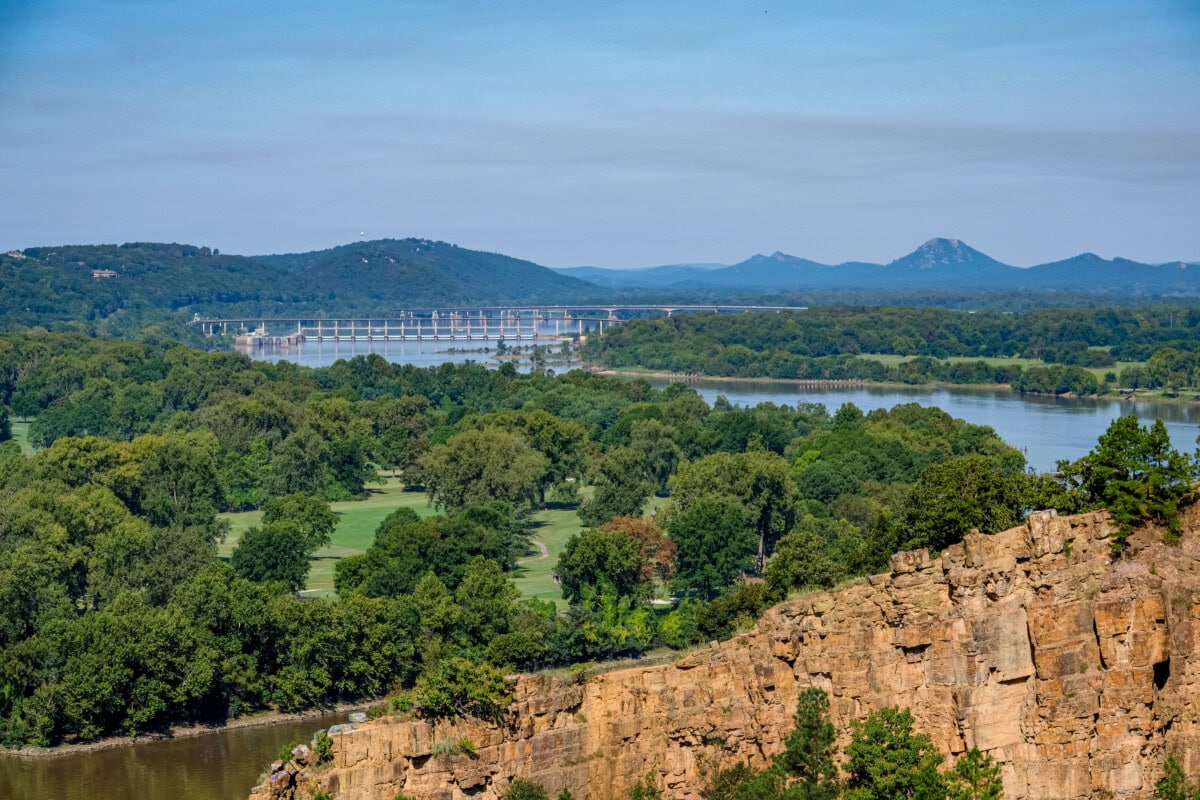 arkansas river in north little rock_shutterstock