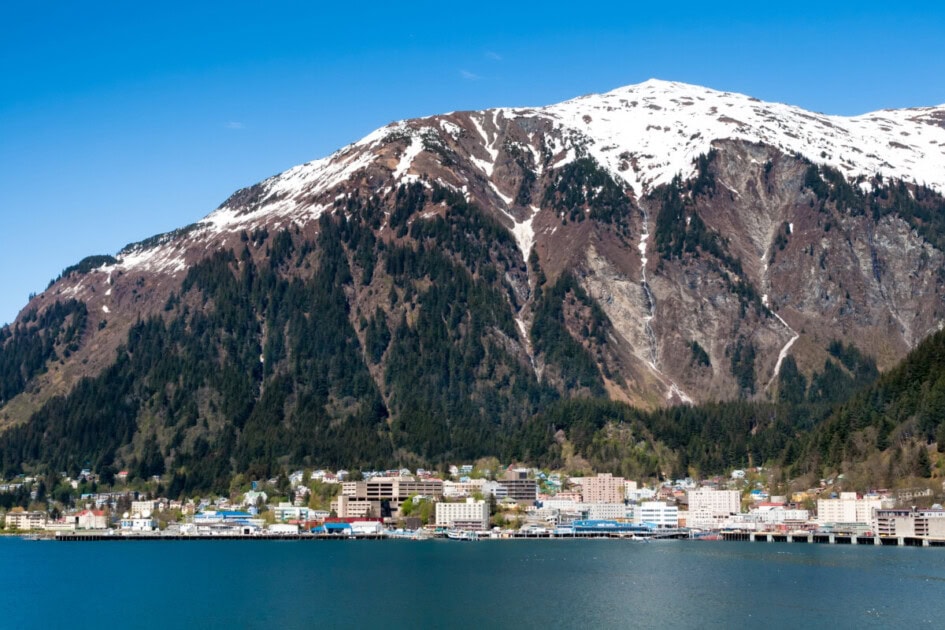 juneau alaska downtown and mount juneau_shutterstock