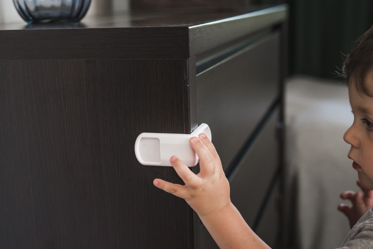 baby proofing drawers