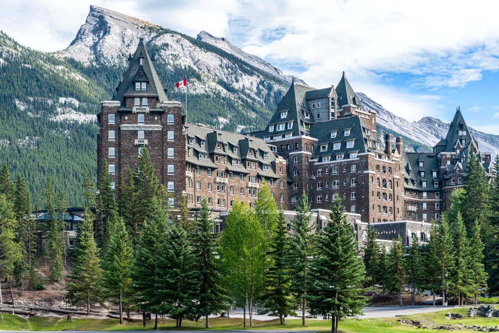 hotel in banff canada