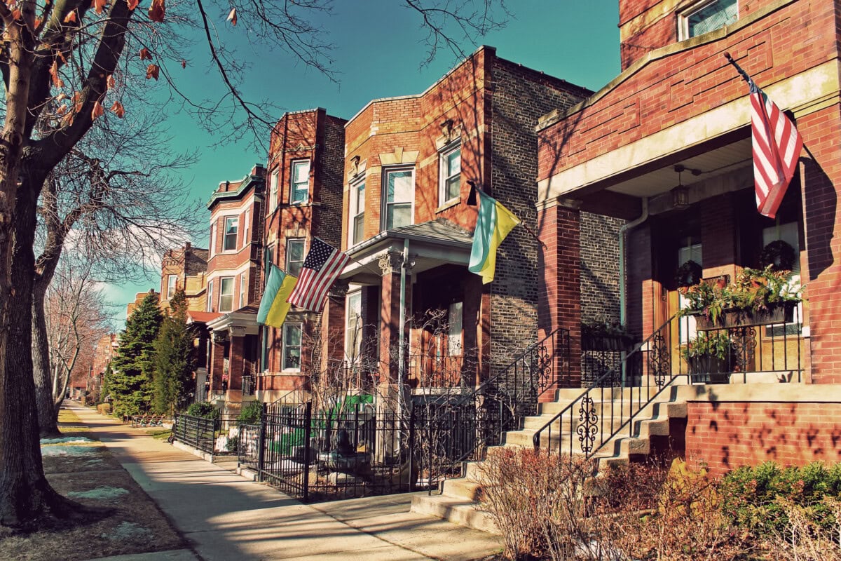 houses and apartments in chicago