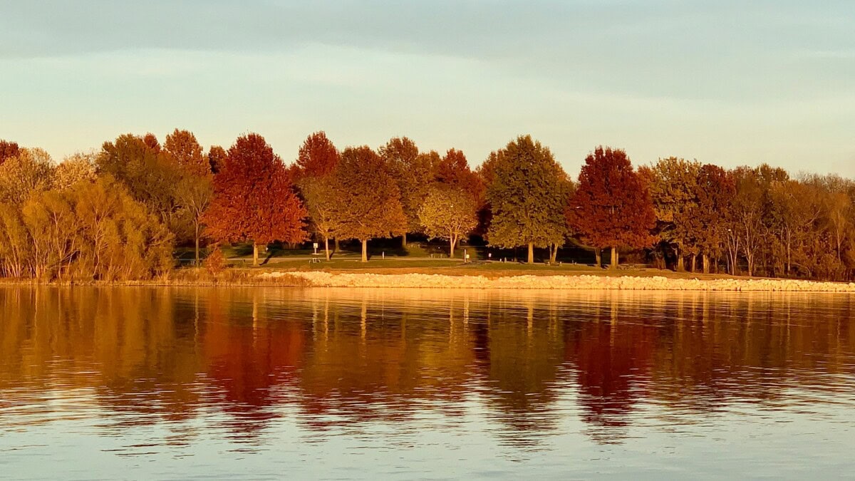 smithville lake in autumn