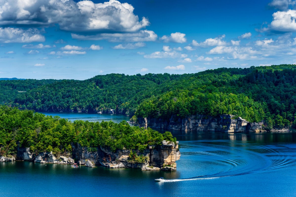 summersville lake with rock formations and blue sky_shutterstock